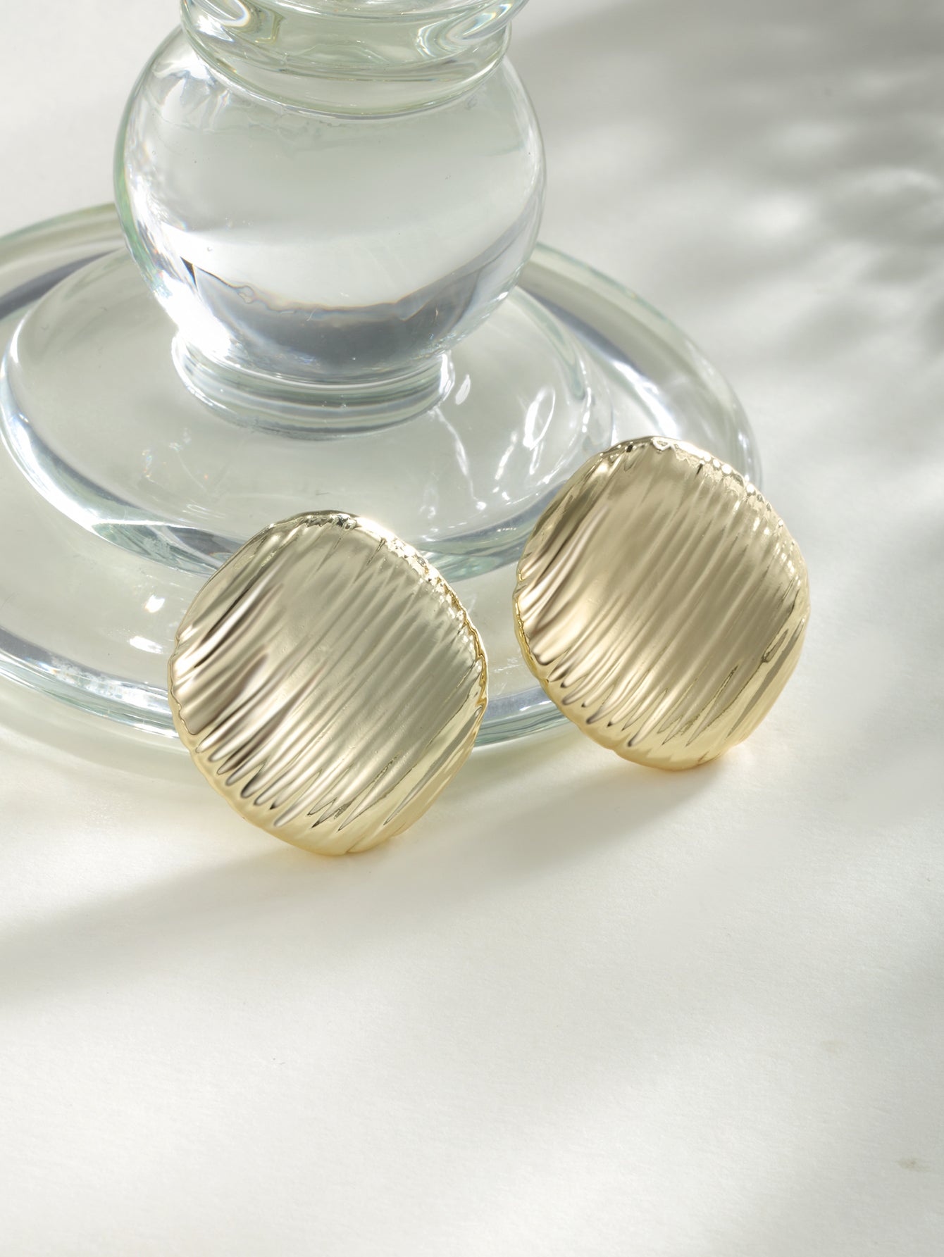 Daily -Fashionable new ABS material atmospheric retro clamshell shape&geometric earrings