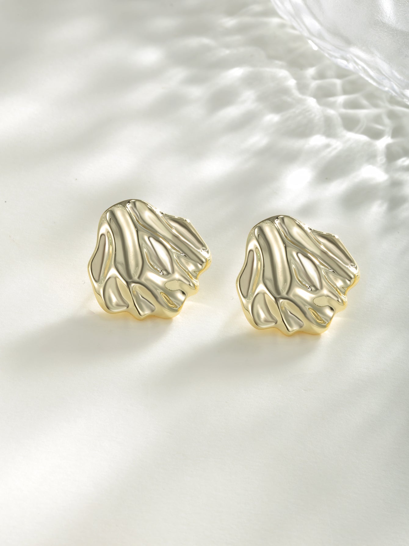 Daily -Fashionable new ABS material atmospheric retro clamshell shape&geometric earrings