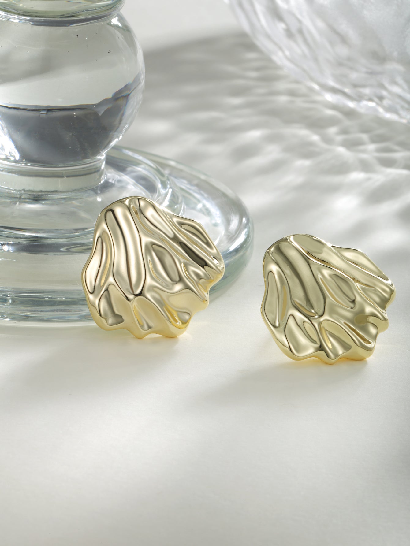 Daily -Fashionable new ABS material atmospheric retro clamshell shape&geometric earrings