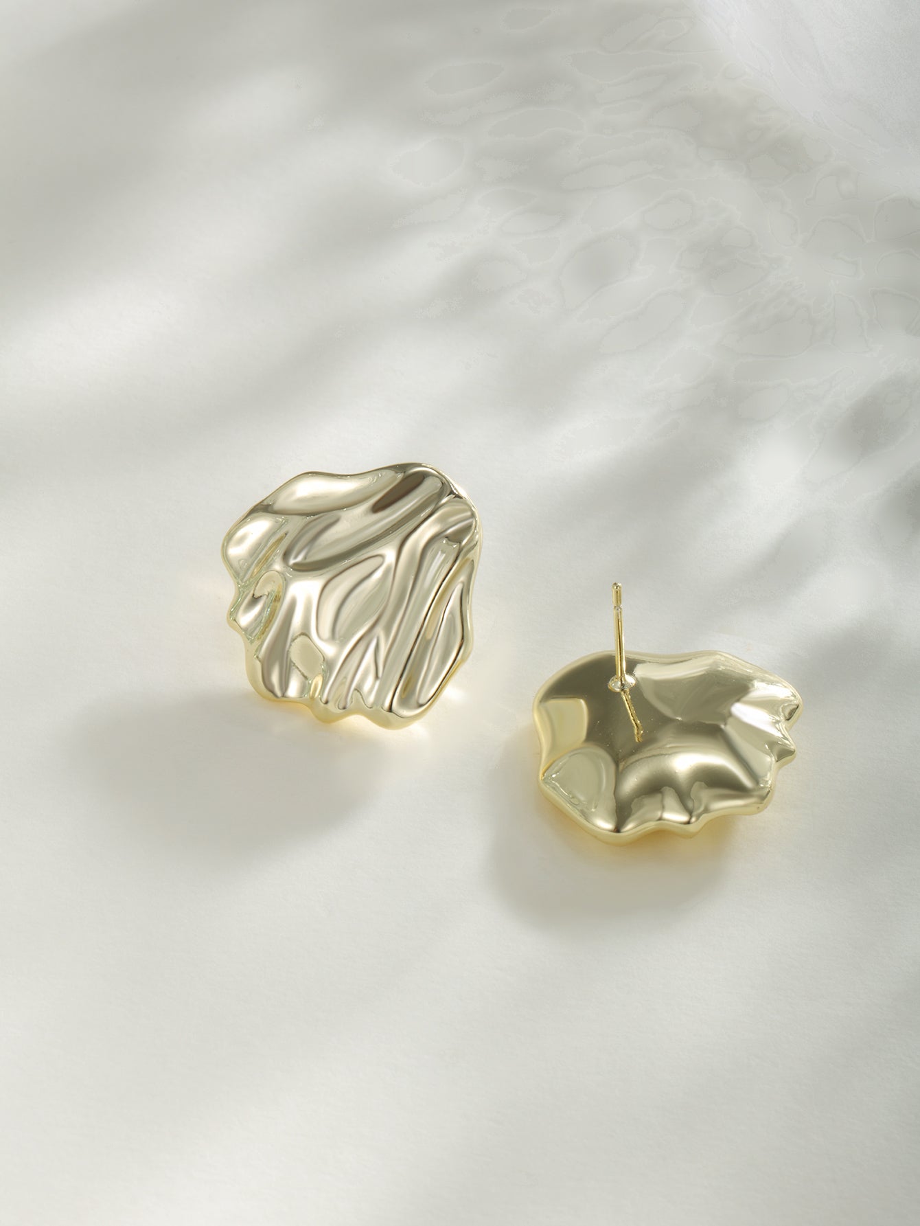 Daily -Fashionable new ABS material atmospheric retro clamshell shape&geometric earrings