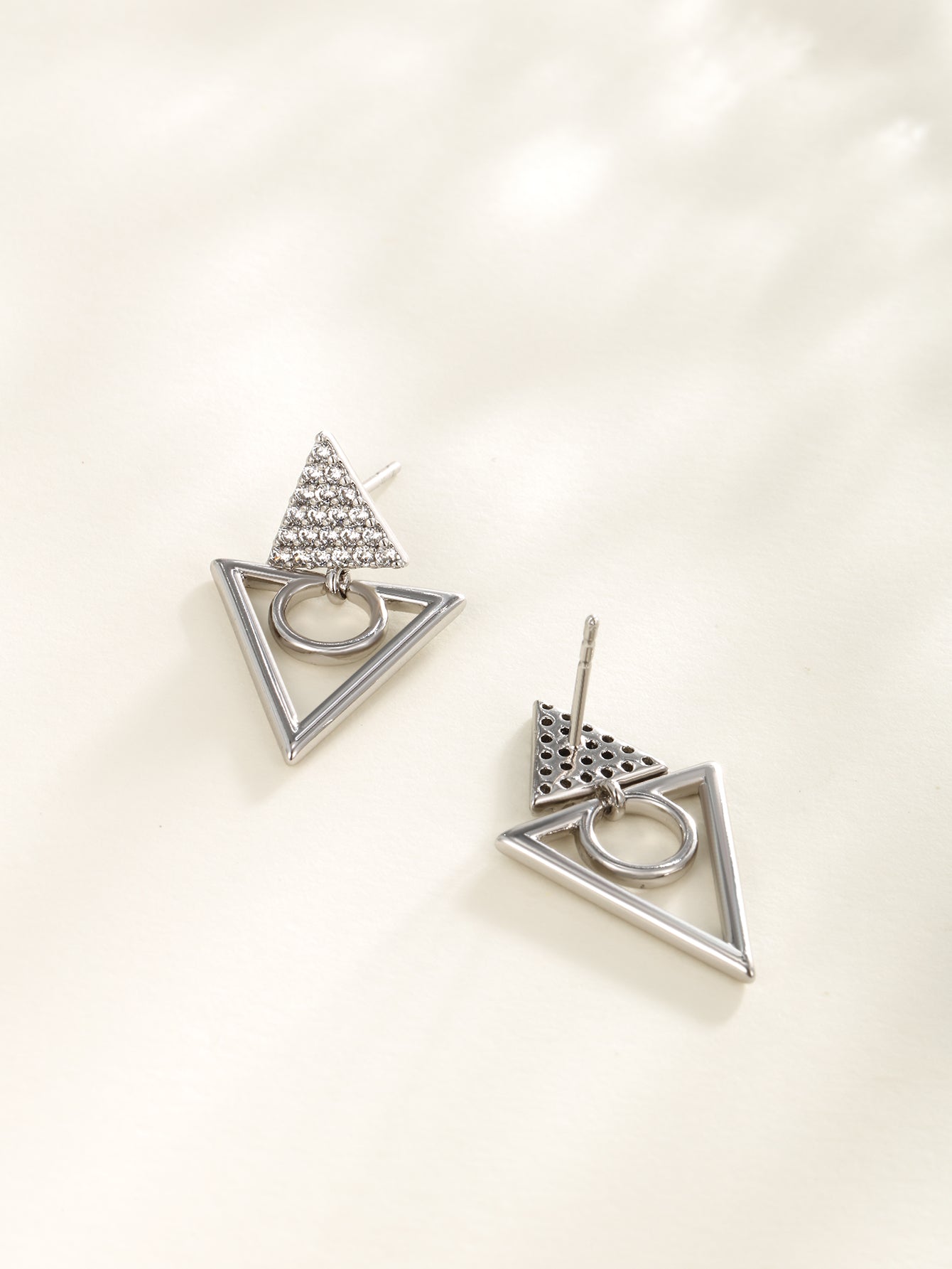 Copper zinc alloy fashionable and elegant women's triangular earrings