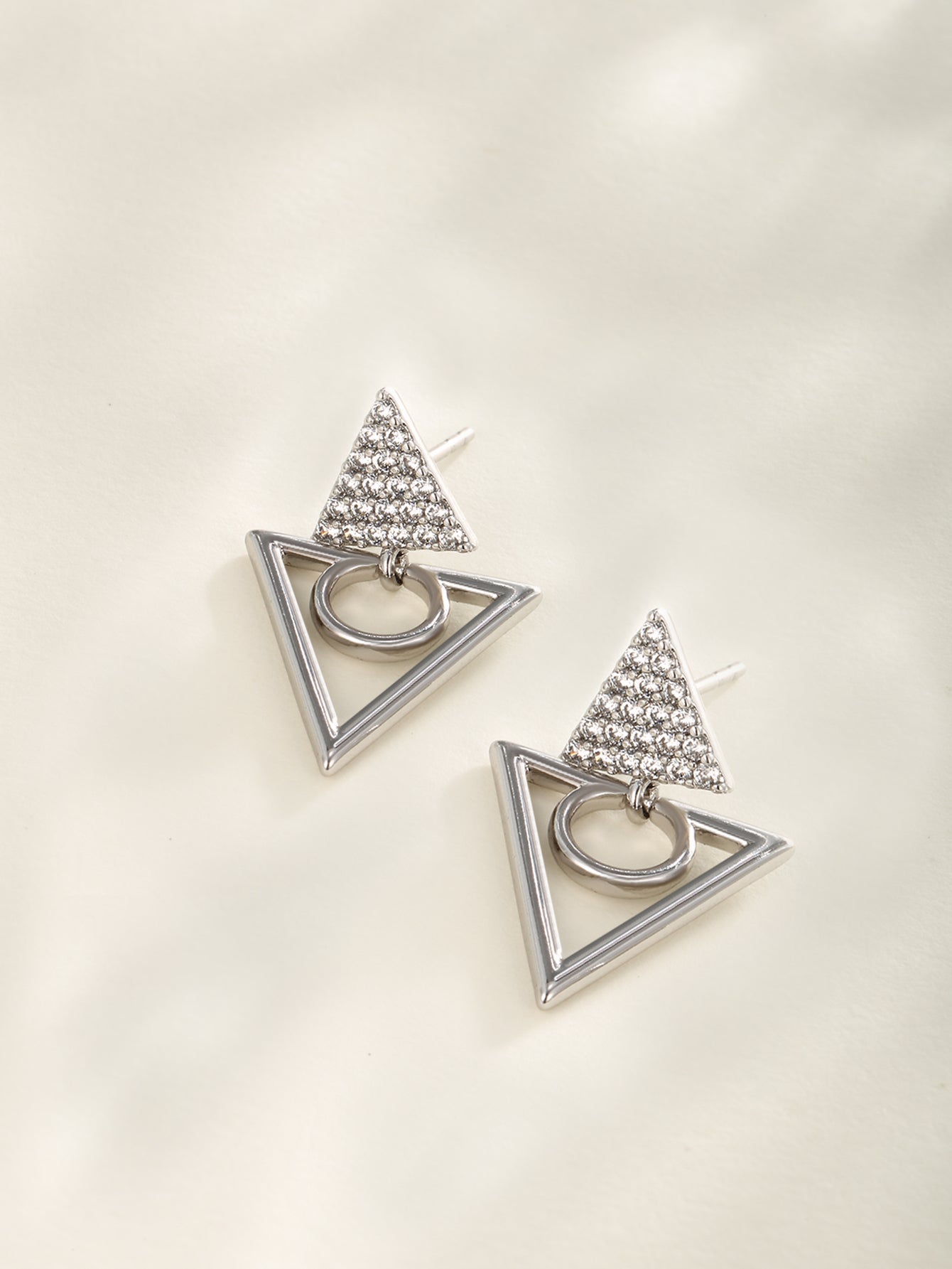 Copper zinc alloy fashionable and elegant women's triangular earrings