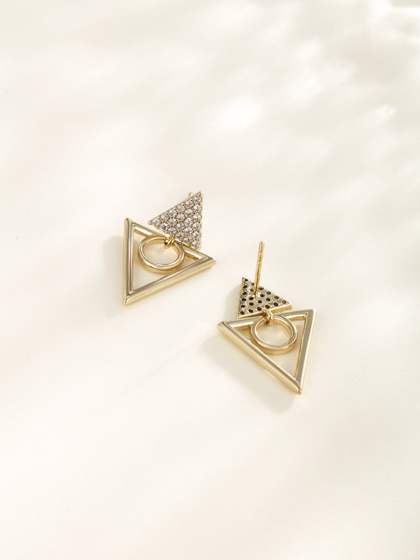 Copper zinc alloy fashionable and elegant women's triangular earrings